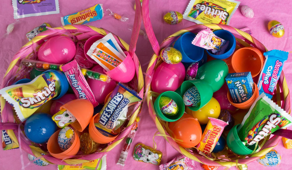 50 Pre-Filled Easter Eggs with Candies, Chocolates & Toys R534